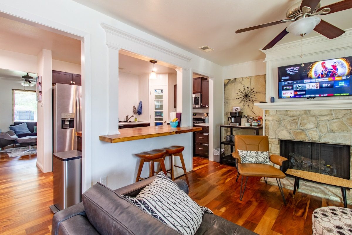 Family room off the kitchen